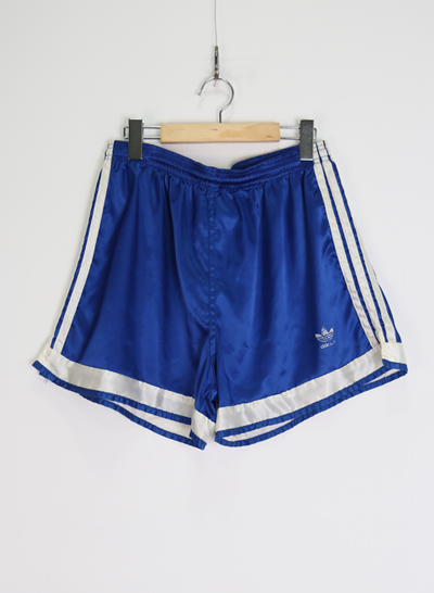 (Made in U.S.A.) 90&#039;s ADIDAS shorts (28-34)